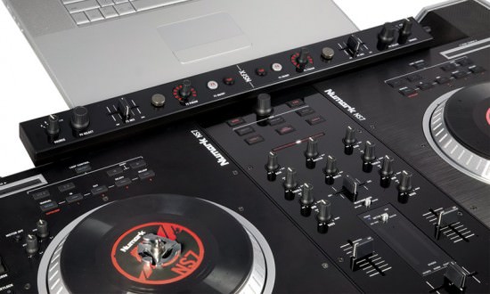 Numark NSFX Effektcontroller für Numark NS7 Numark NSFX Effektcontroller für Numark NS7