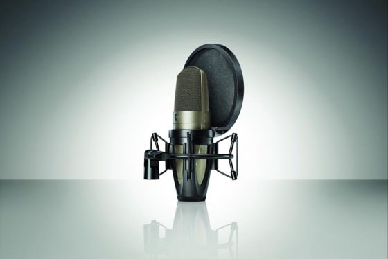 Shure KSM42 Grossmembran-Kondensatormikrofon mit Spinne und Poppschutz Shure KSM42 Grossmembran-Kondensatormikrofon mit Spinne und Poppschutz