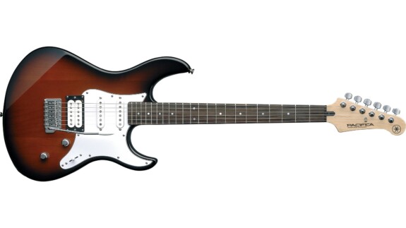 Yamaha Pacifica 112V Test