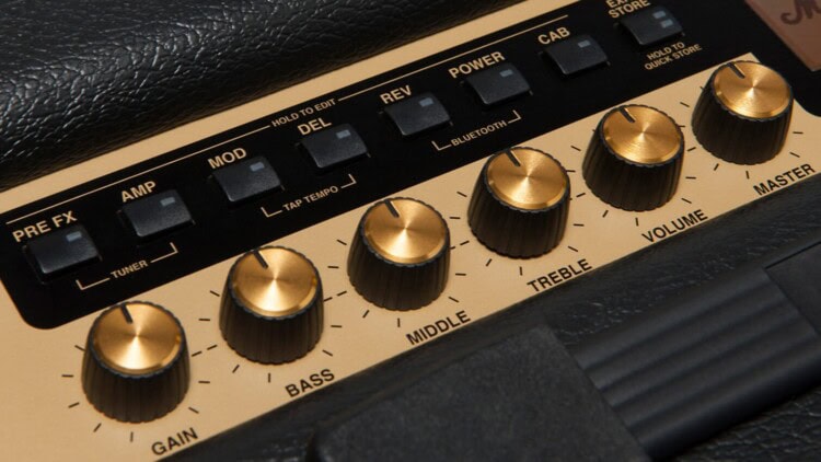 Bedienfeld des Marshall CODE 100 - Review