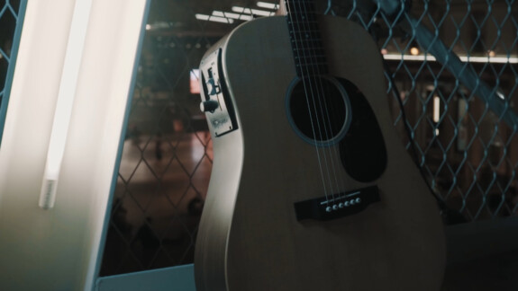 HyVibe - erste smarte Akustikgitarre der Welt