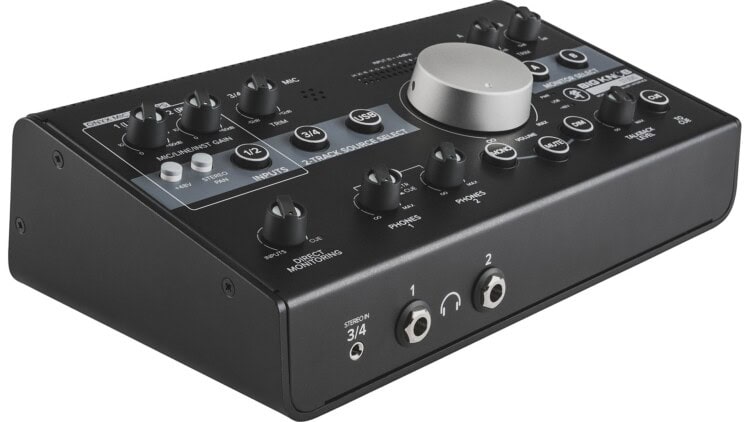 Kopfhöreranschlüsse vorne - Mackie Big Knob Studio Review