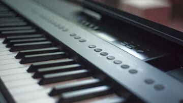 healthwen E-Piano MIDI Line Musikbearbeitungslinie Doppelkopf Fünf-Nadel-Verbindungsleitung MIDI-Kabel Elektronisches Orgelzubehör weiß 1,5 m 