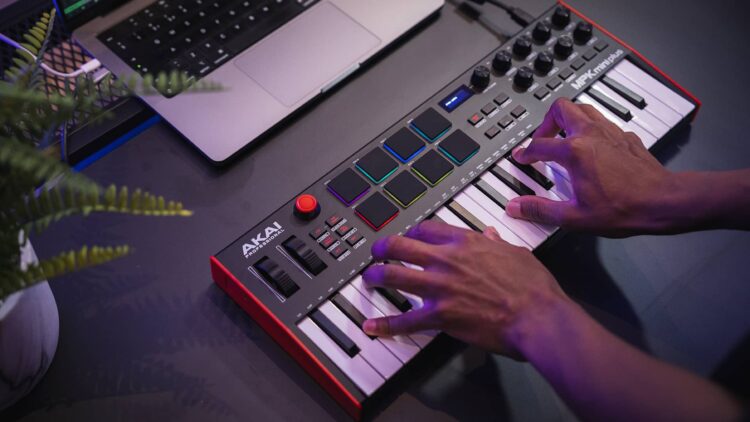 Akai Professional MPK Mini Plus