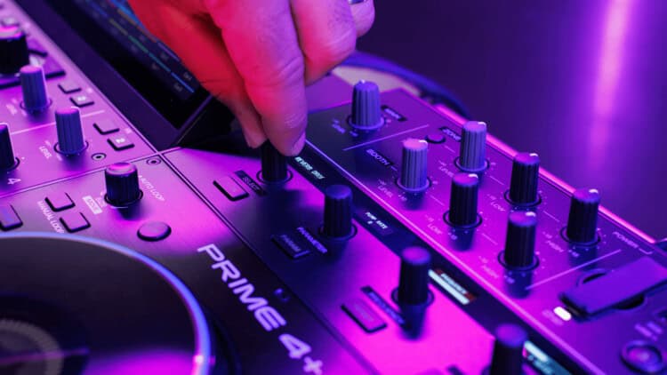 Denon DJ Prime 4 Plus Test