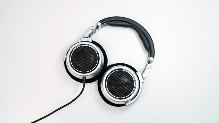 Neumann NDH 30 Test